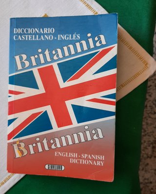 Britannia: diccionario castellano-inglés, engli...