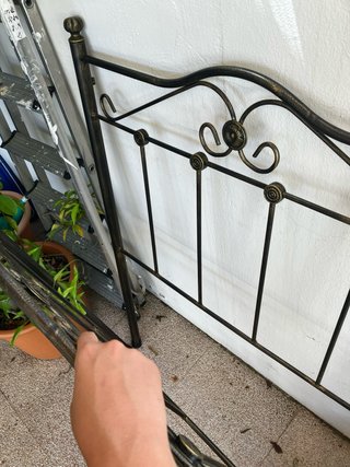 2 Cabeceros de forja negros y dorados