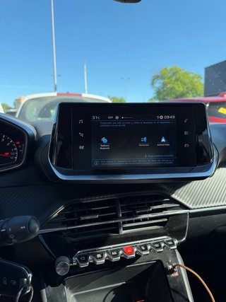 Peugeot 208 2021