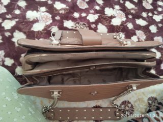 Bolso Guess Marrón y Dorado