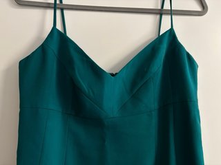 Vestido corto verde azulado para fiesta