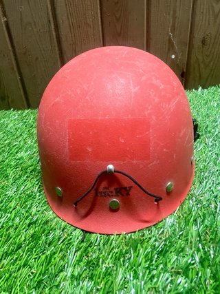 Casco de seguridad para escalada/barranquismo.