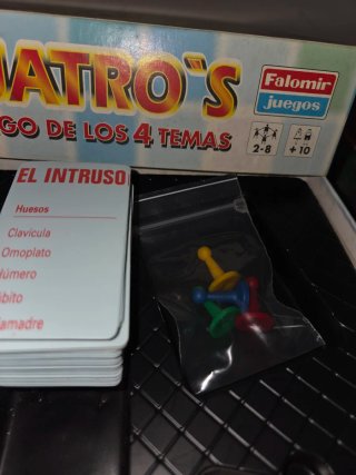 Juego de mesa Kuatro's