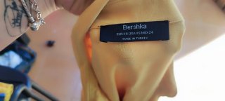 Vestido amarillo de manga corta con goma elástica