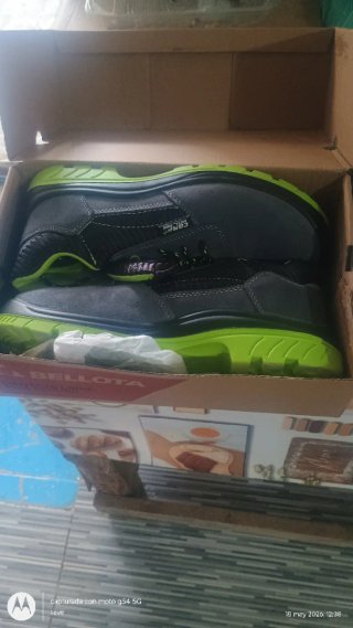 Zapatos seguridad Bellota grises y verdes