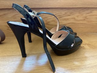 Tacones Jessica Miller Negros