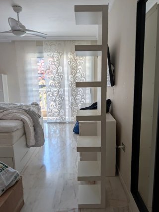 Scaffale bianco in legno