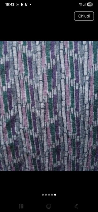T-shirt in viscosa con paillettes
