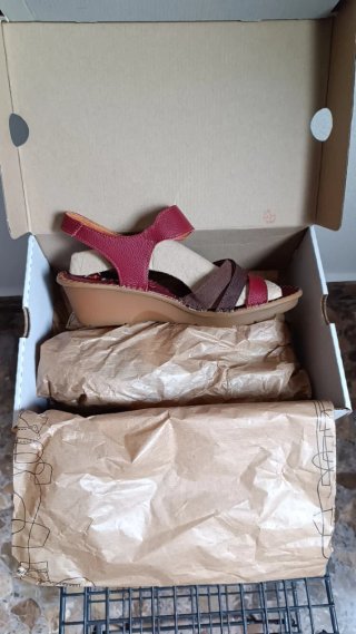 Sandalias THE ART COMPANY nuevas, tacón bajo, 39