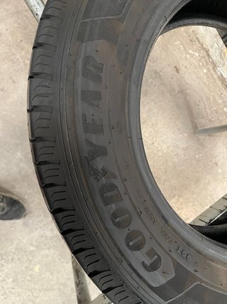 2x215/65 R16C 106/104H Goodyear EfficientGrip