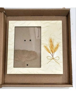 Cornice portafoto elegante con spighe di grano