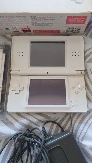 Nintendo DS Lite Blanca con Caja y Accesorios