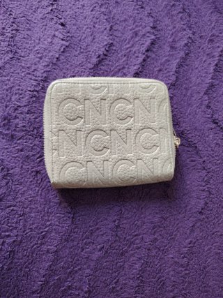 Sexy monedero y  elegante beige  con detalle rosa.