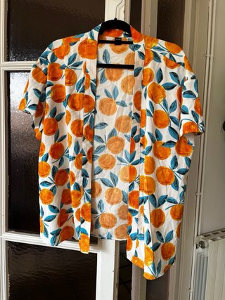Camisa kimono frutal naranja y blanco