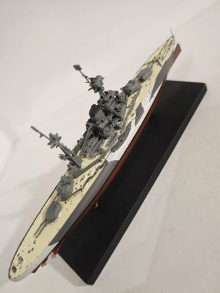 HMS Ramillies maqueta de barco metal y plástico