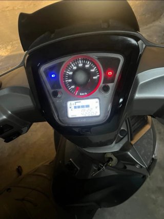 Moto Scooter kymco people GITI 125