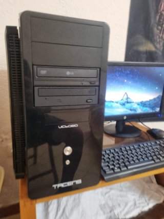 Ordenador HP Completo con Monitor Teclado ratón
