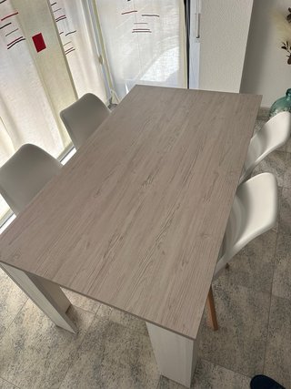 Mesa comedor + 4 sillas