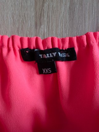 Top Tally Weijl rosa fluo con volantes