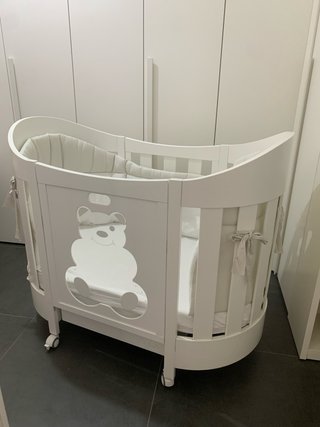 Culla Feritrè bianca con orsetto e baldacchino