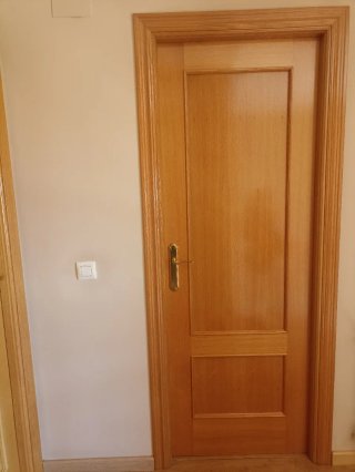 Puertas interior madera maciza. Varias unidades.
