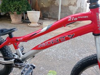 Bicicleta Trial Monty 218 Kamel Roja de segunda mano por 175 EUR