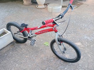 Bicicleta Trial Monty 218 Kamel Roja de segunda mano por 175 EUR