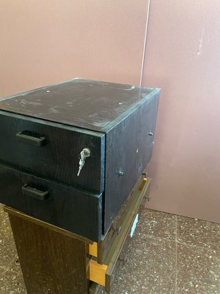 Mueble cajonera madera reforzada con candado