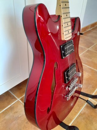 Guitarra Eléctrica Squier Starcaster Fender