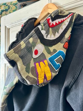 Sudadera BAPE Negra Camuflaje Tiburón