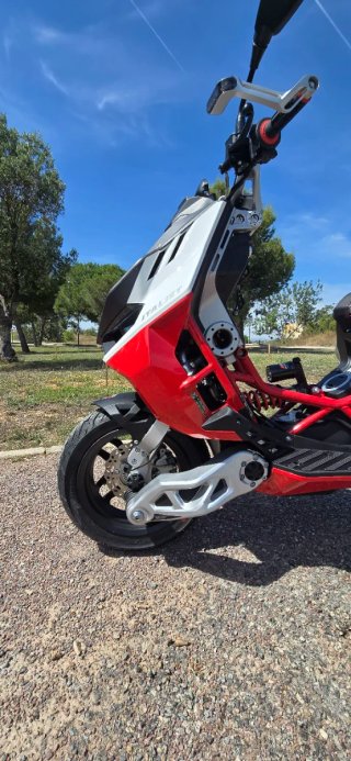 Italjet Dragster 200 Roja y Blanca 2026 NUEVA