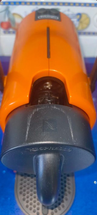 Cafetera Nespresso Krups Inissia Naranja