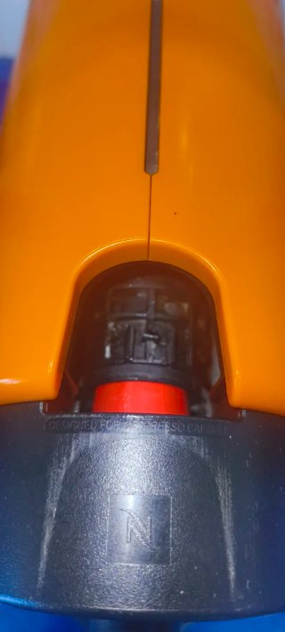 Cafetera Nespresso Krups Inissia Naranja
