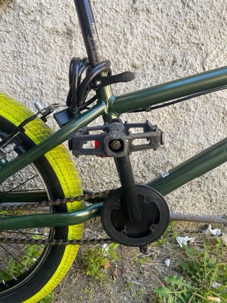 Bicicletta BMX verde militare