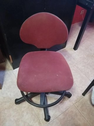 Silla de escritorio ergonómica roja