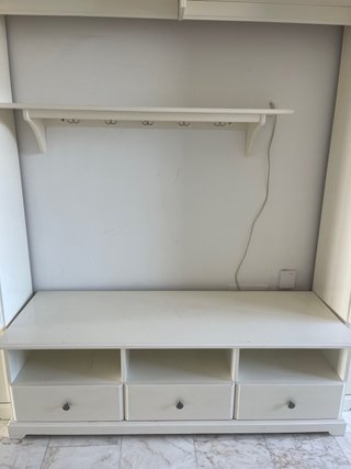Mobile da pranzo bianco con vetrine