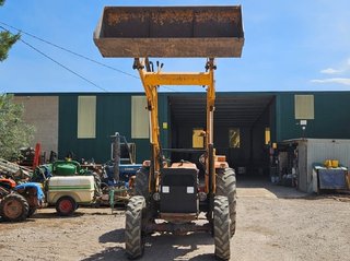 Tractor Fiat 640 DT con pala