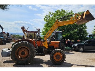 Tractor Fiat 640 DT con pala