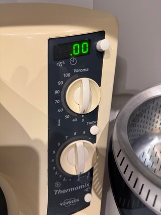 Thermomix TM21 con accesorios