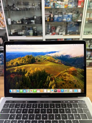 MacBook Pro 13” 2019 i5 8GB RAM 256GB SSD