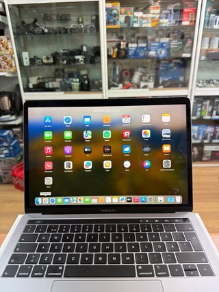 MacBook Pro 13” 2019 i5 8GB RAM 256GB SSD