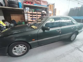 Mercedes-Benz Clase C 1993 W202 C180