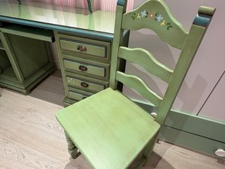 Muebles dormitorio infantil pintados a mano