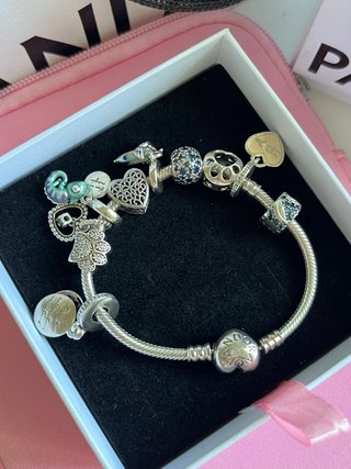 Pulsera Pandora con charms plata