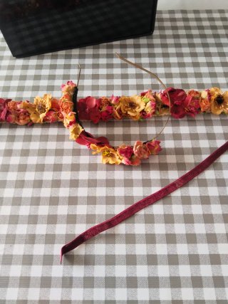 Diadema y cinturón flores secas