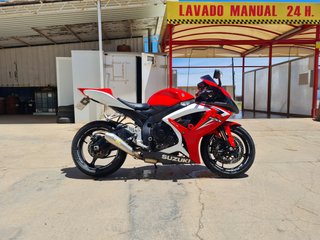 Suzuki GSX-R 600 Roja y Blanca