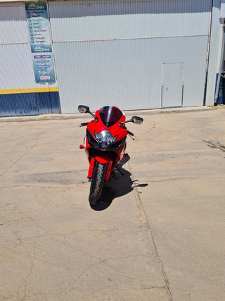 Suzuki GSX-R 600 Roja y Blanca