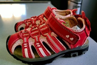 Sandalias niña rojas talla 24