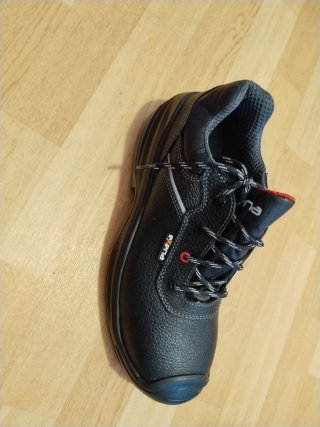 Zapatos de seguridad negros y grises