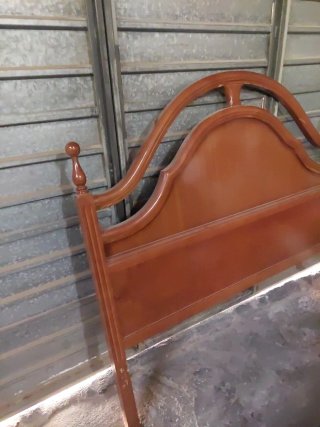 Cabecero de cama de madera